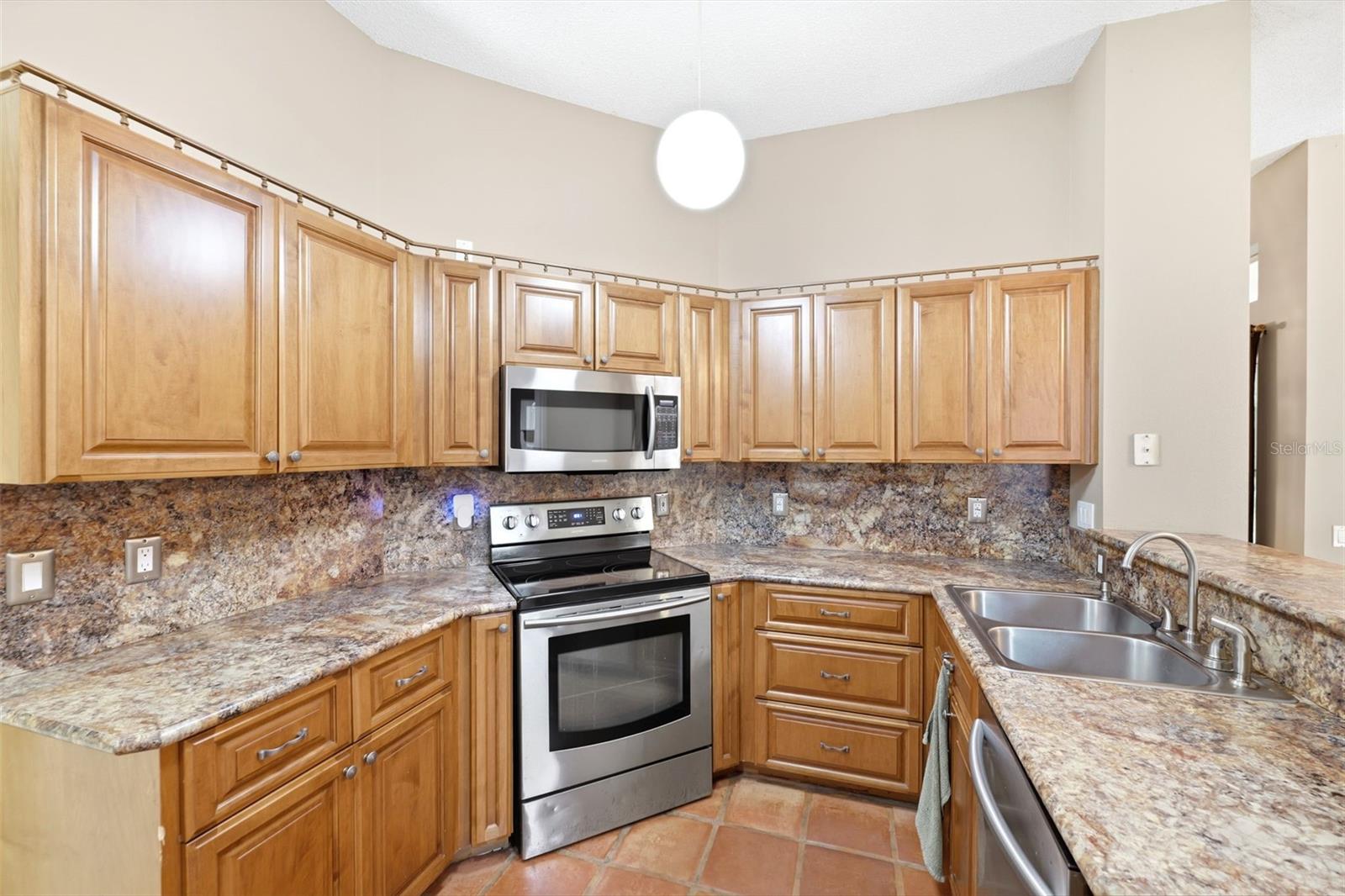 Image 10 of 62 For 12515 Canton Avenue