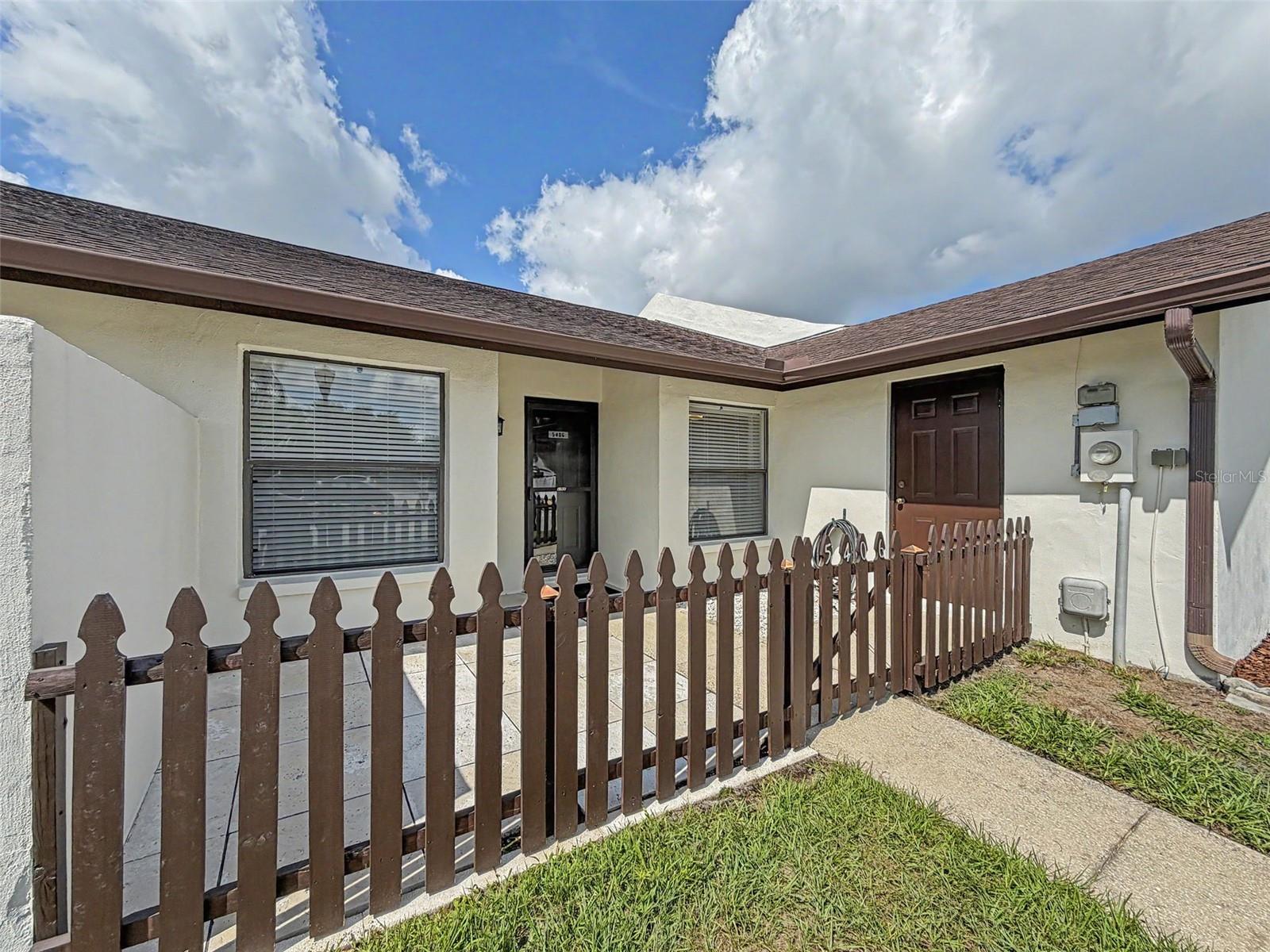 Image 3 of 27 For 5406 Meadstone Ct