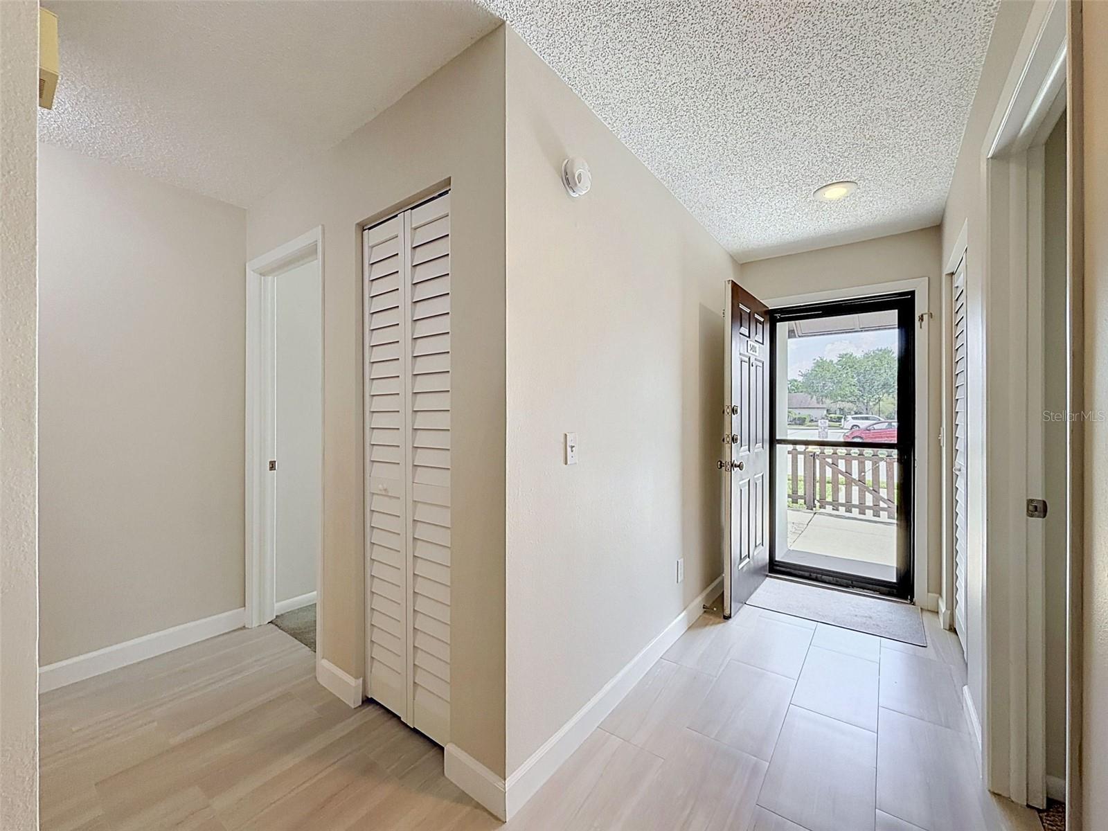 Image 4 of 27 For 5406 Meadstone Ct