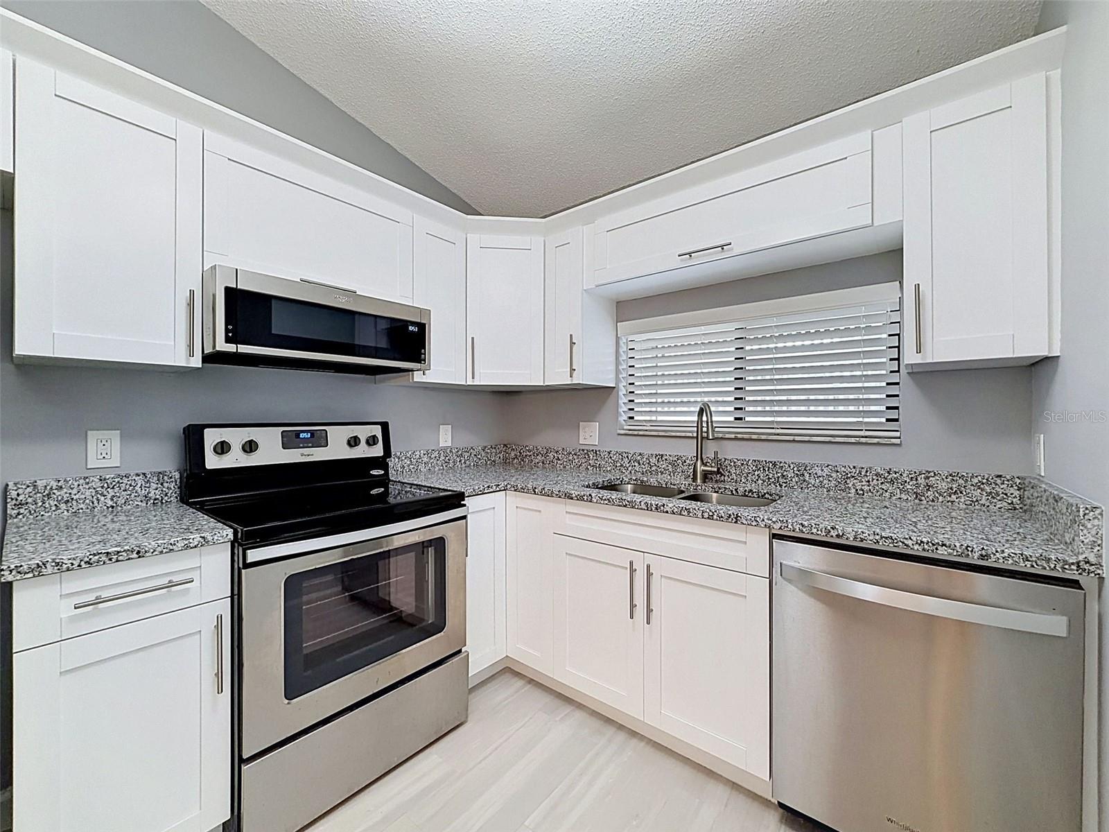 Image 8 of 27 For 5406 Meadstone Ct