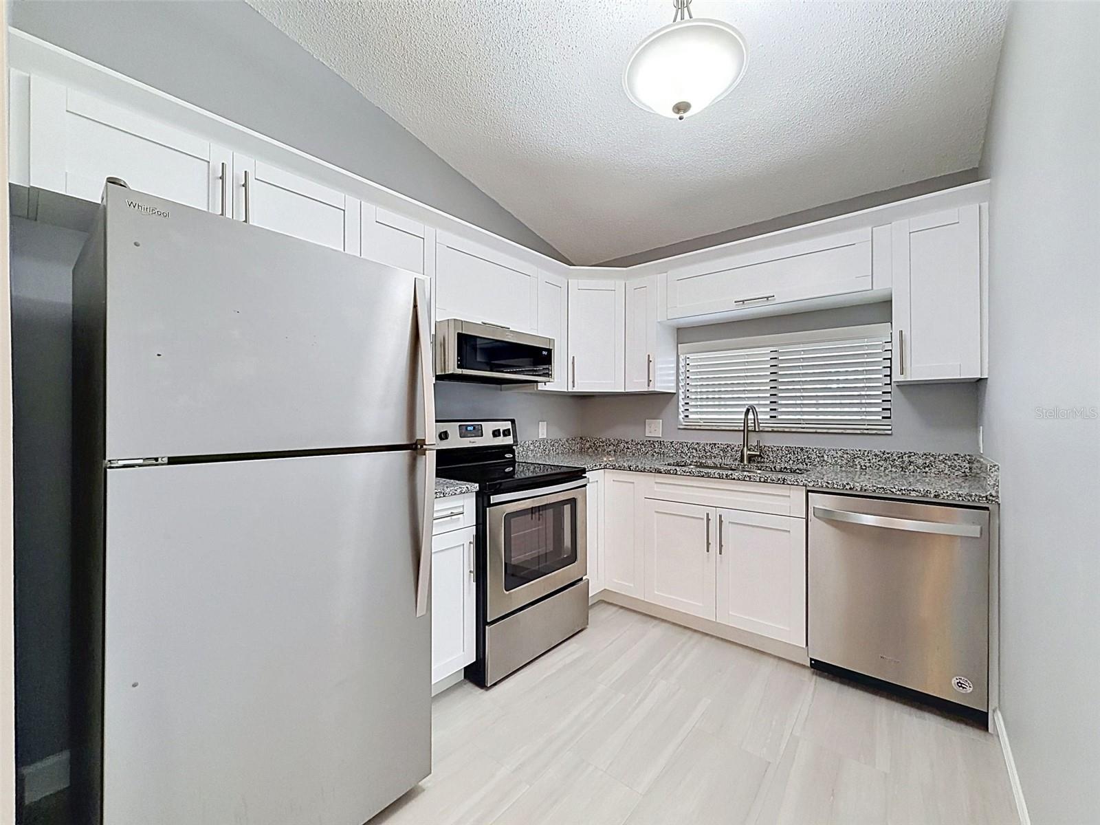 Image 9 of 27 For 5406 Meadstone Ct