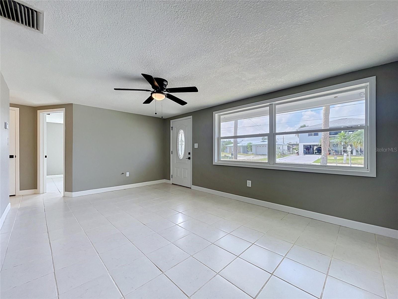 Image 14 of 53 For 7513 Hatteras Drive