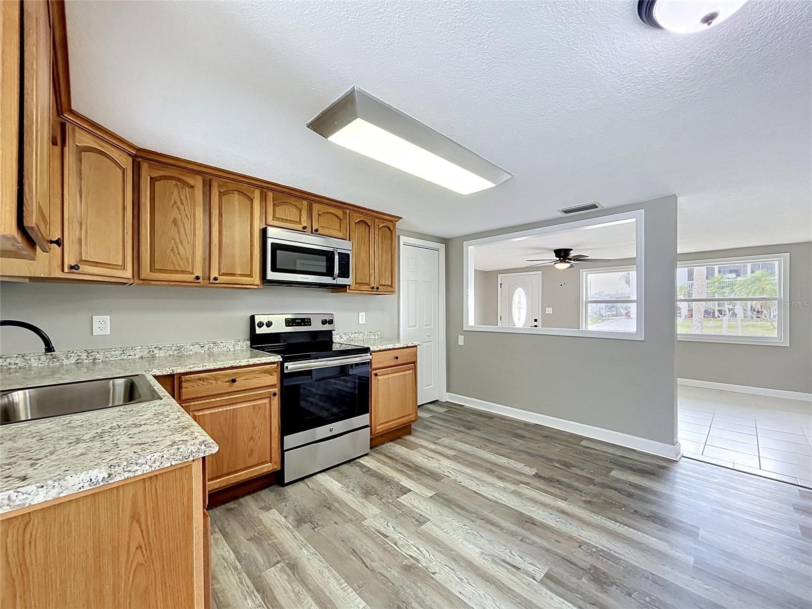 Image 17 of 53 For 7513 Hatteras Drive