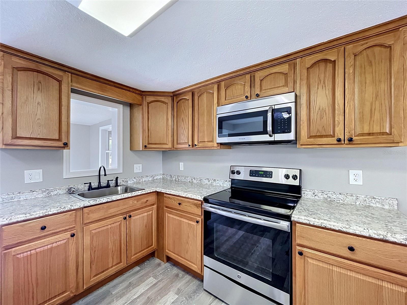 Image 21 of 53 For 7513 Hatteras Drive