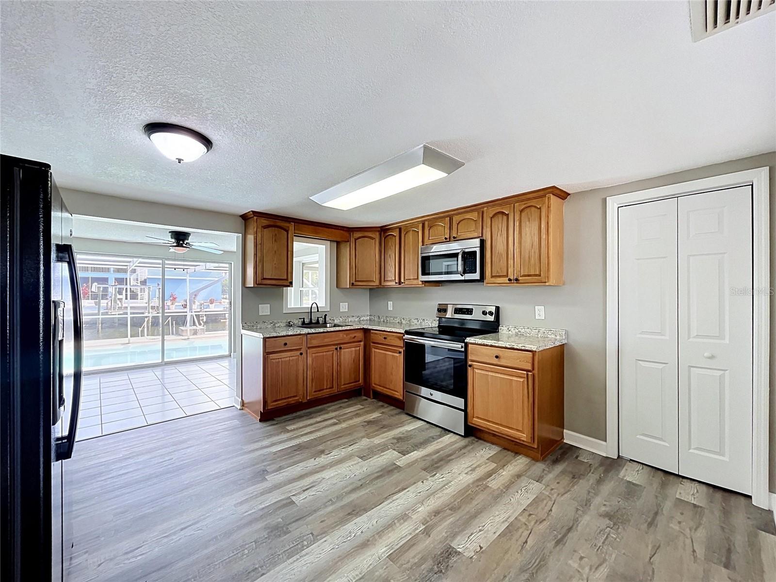Image 22 of 53 For 7513 Hatteras Drive