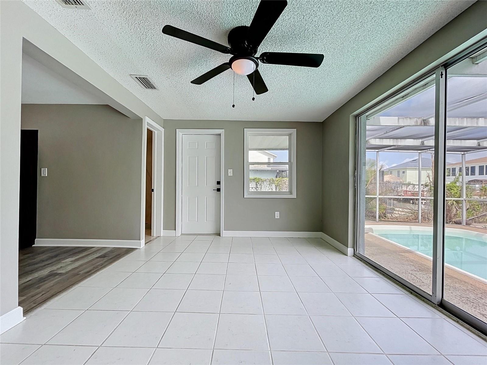 Image 24 of 53 For 7513 Hatteras Drive