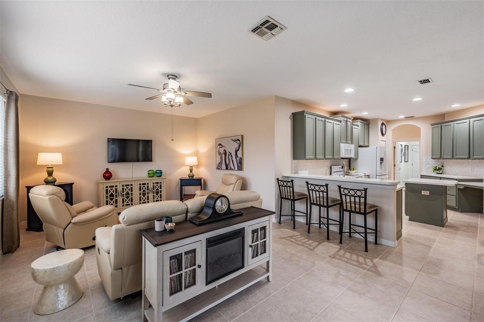 Image 10 of 49 For 1624 Lakestone Drive