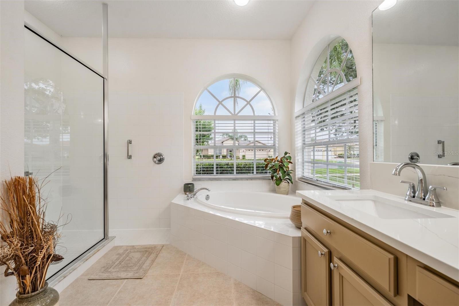 Image 14 of 49 For 1624 Lakestone Drive