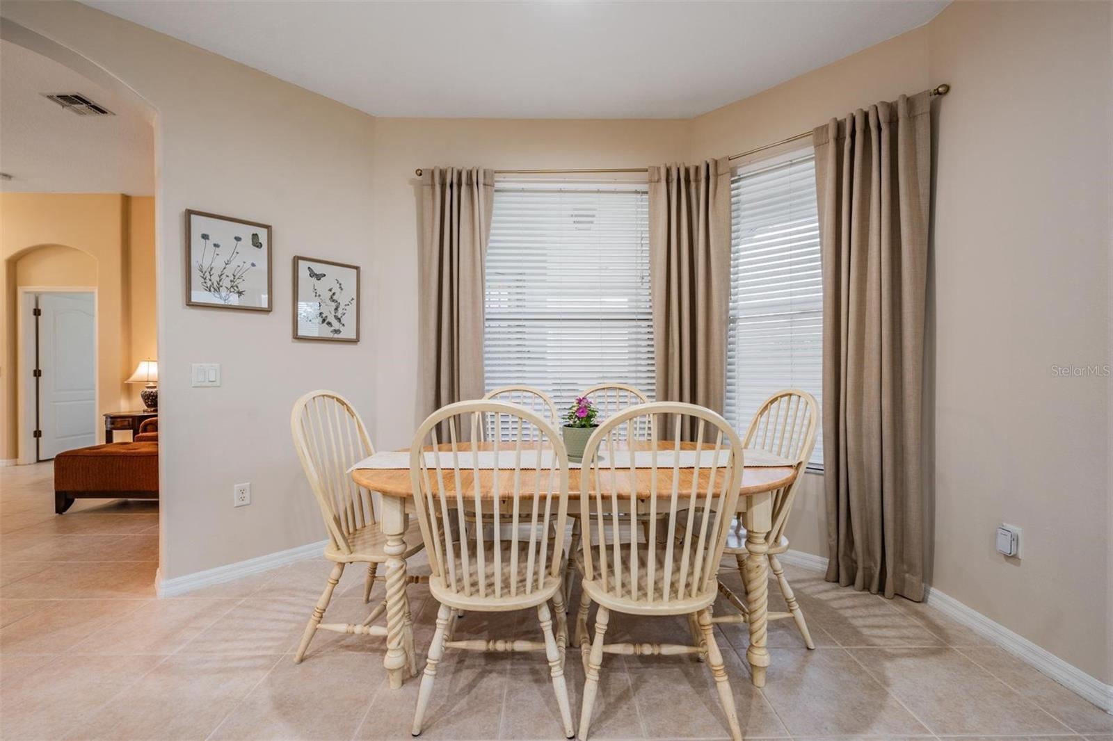 Image 8 of 49 For 1624 Lakestone Drive