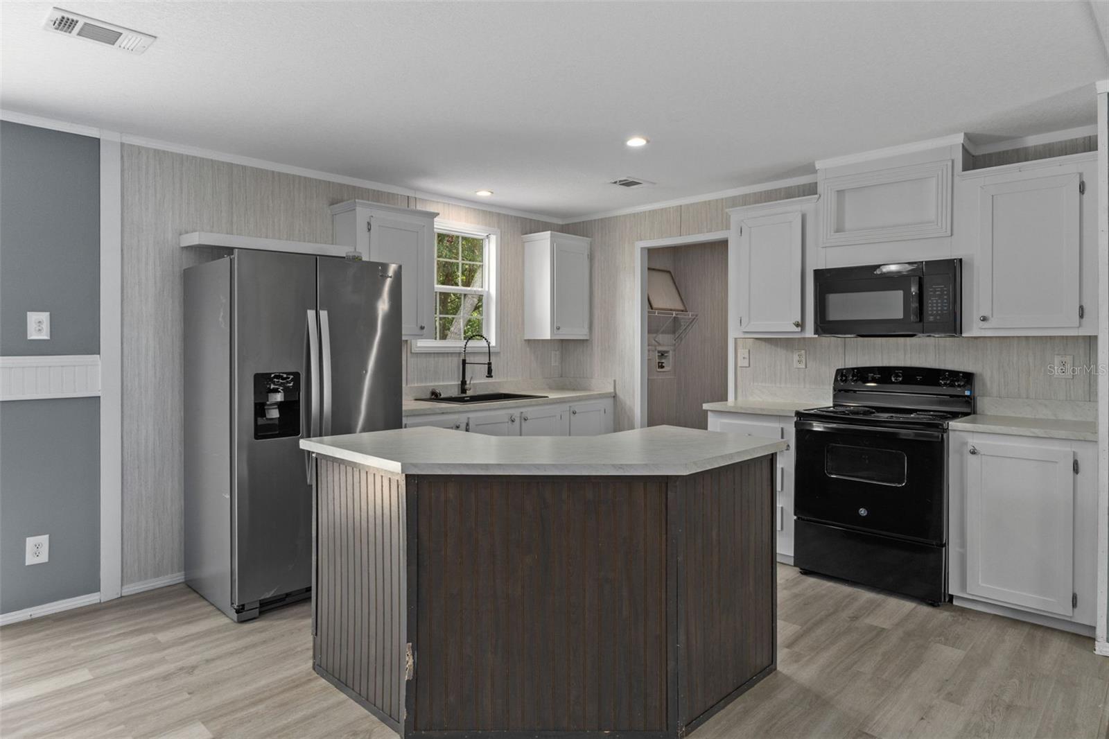 Image 12 of 42 For 2063 Sunwood Point