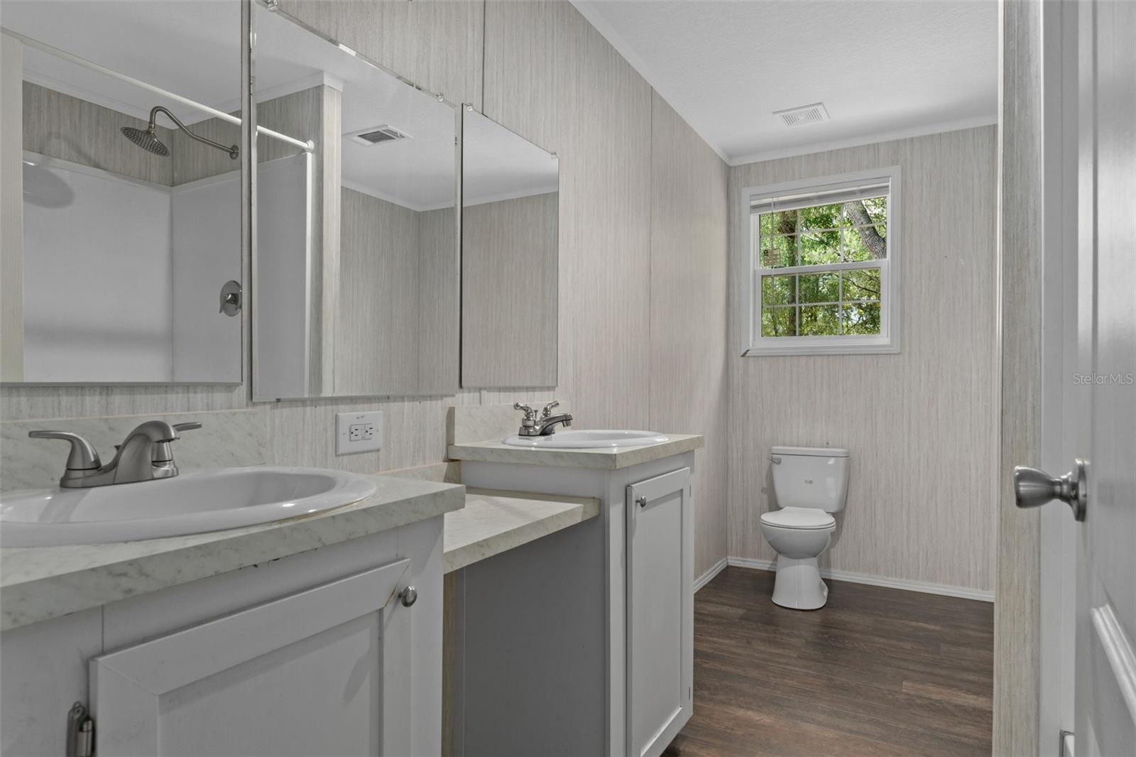 Image 22 of 42 For 2063 Sunwood Point