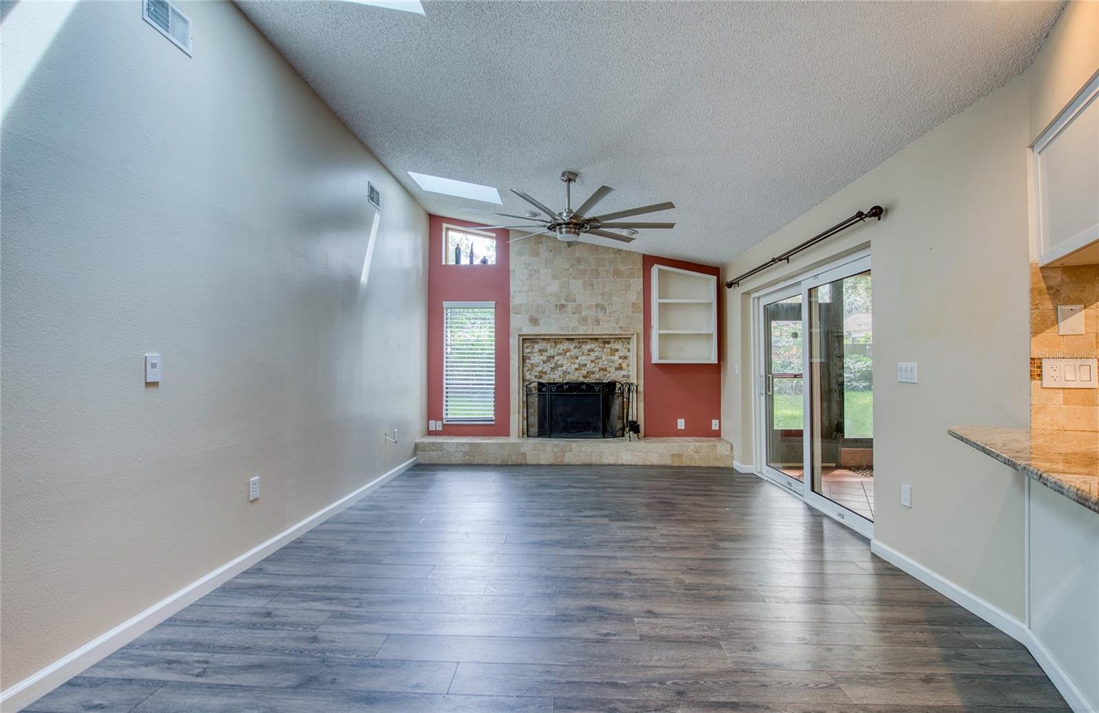 Image 13 of 43 For 2143 Salisbury Court