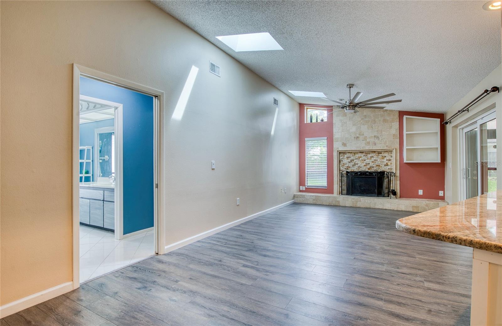 Image 14 of 43 For 2143 Salisbury Court