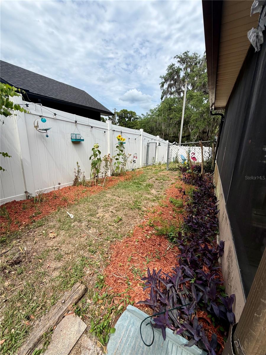 Image 18 of 23 For 700 Dampier Street