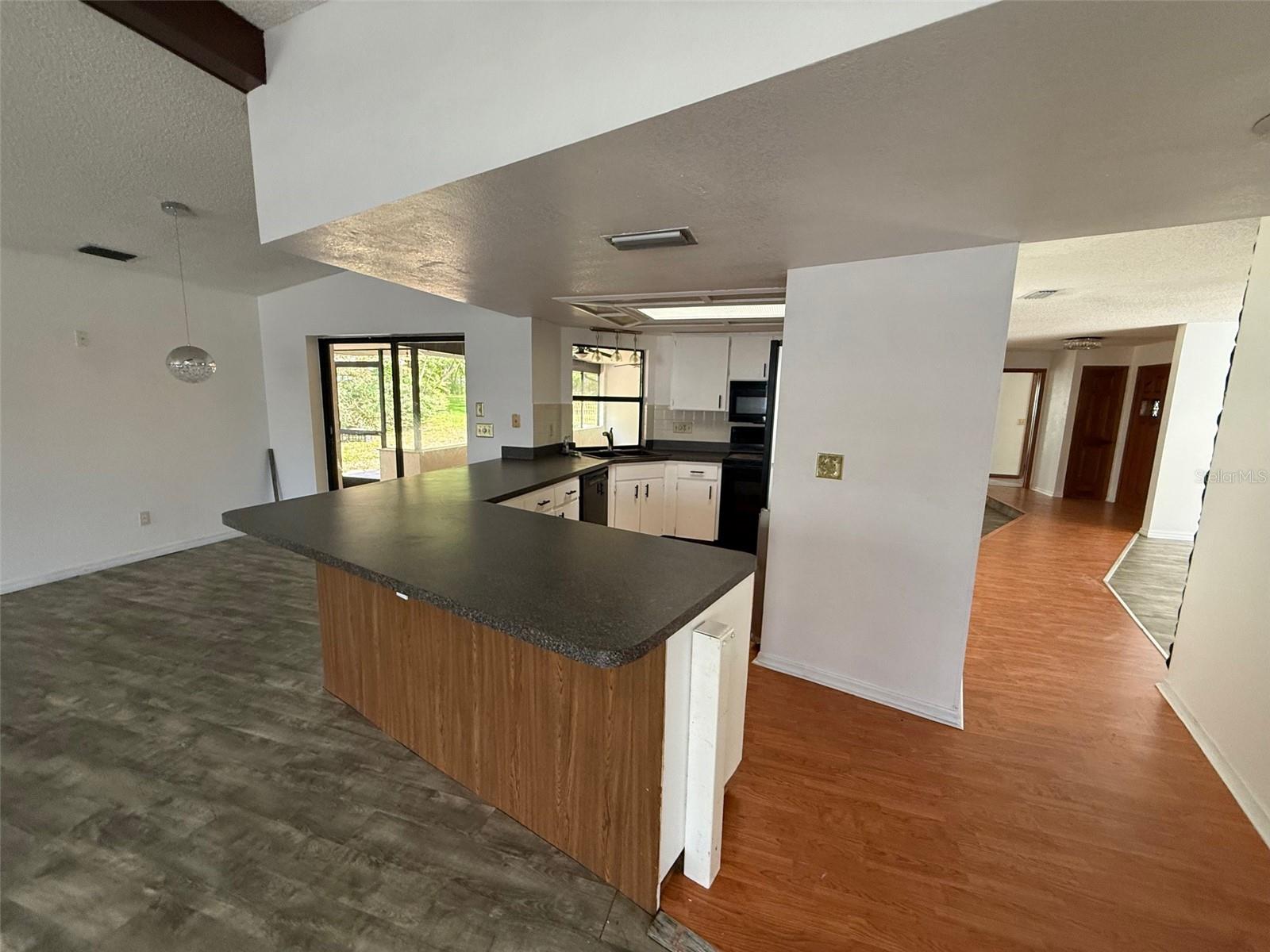 Image 5 of 20 For 5312 Suwannee Road