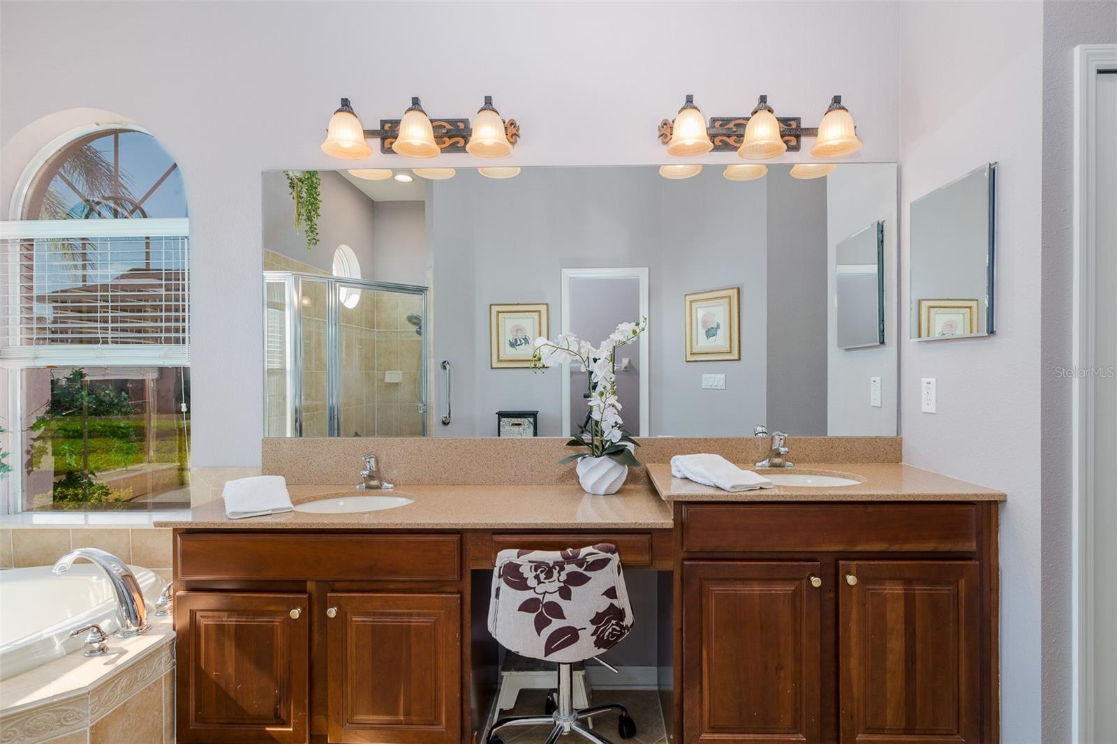 Image 17 of 88 For 1739 Mountain Ash Way