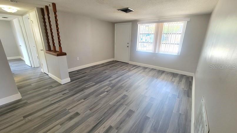 Image 3 of 20 For 9202 Suffolk Lane
