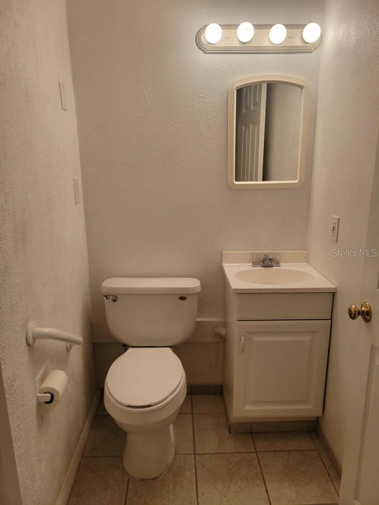 Image 17 of 20 For 6141 Chesham Drive 8