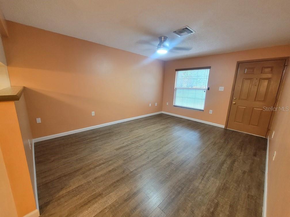 Image 3 of 20 For 6141 Chesham Drive 8