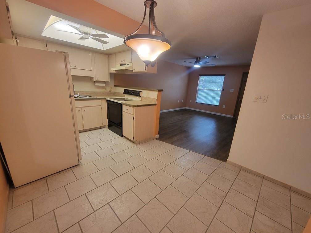 Image 6 of 20 For 6141 Chesham Drive 8