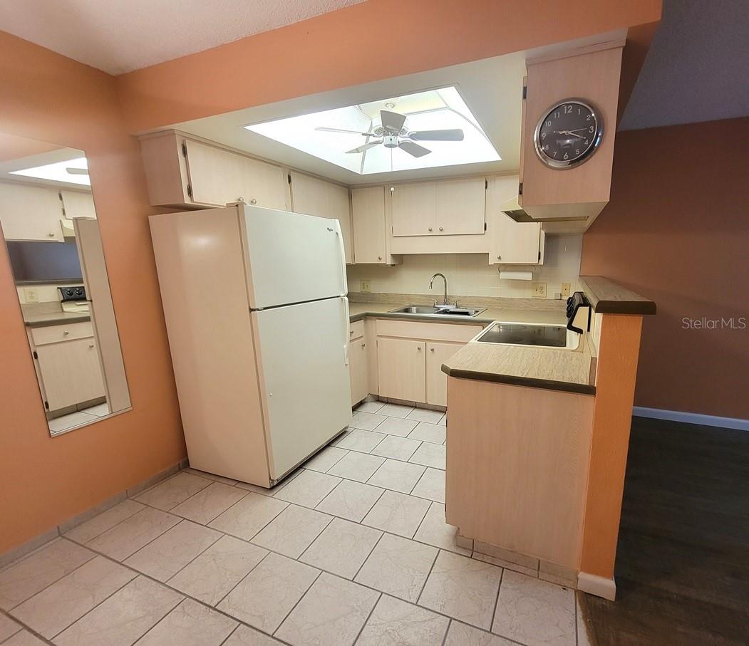 Image 8 of 20 For 6141 Chesham Drive 8