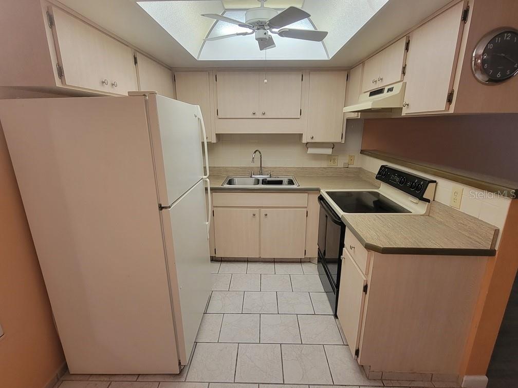 Image 9 of 20 For 6141 Chesham Drive 8