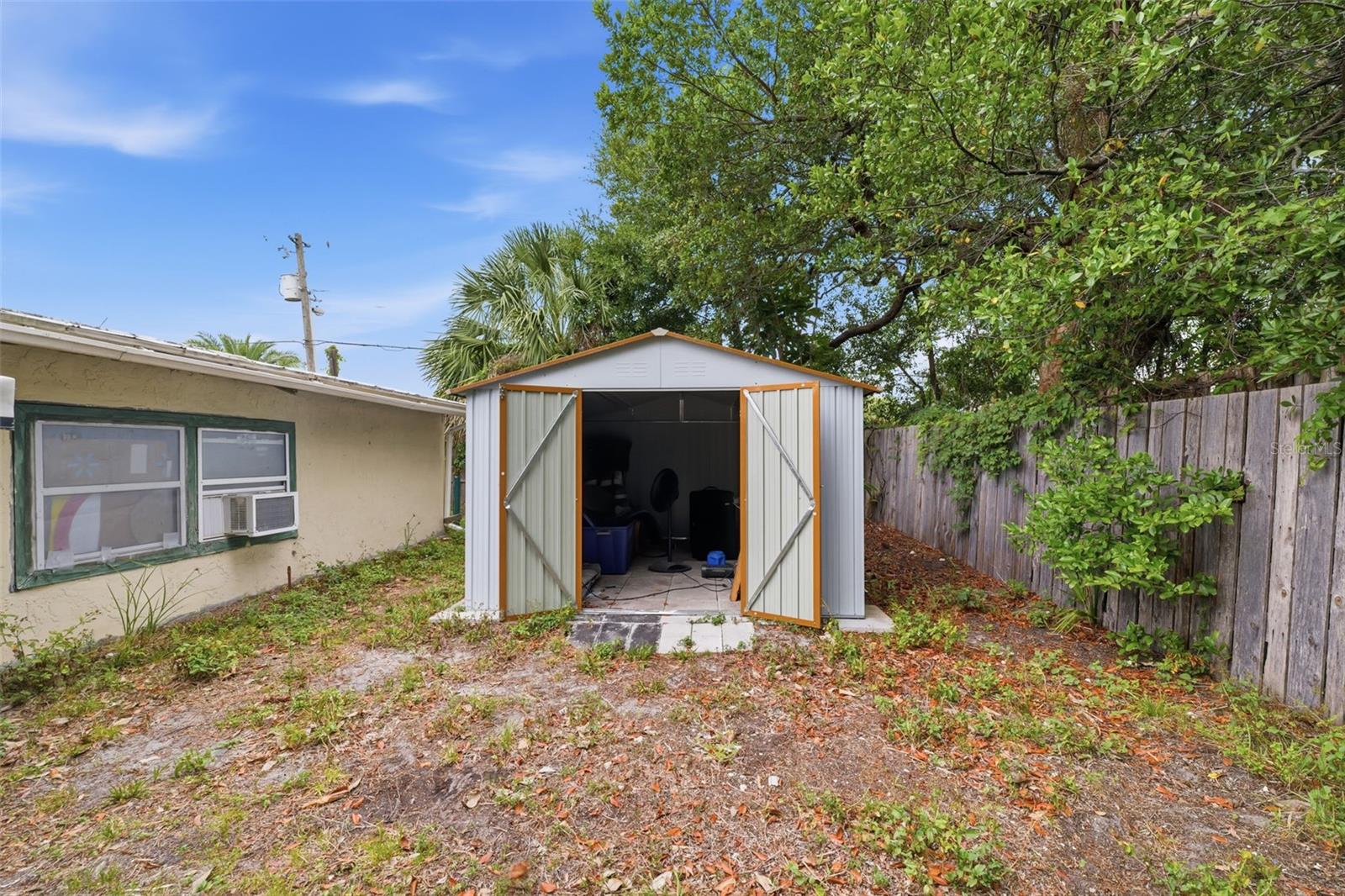 Image 14 of 44 For 11129 Pine Tree Lane