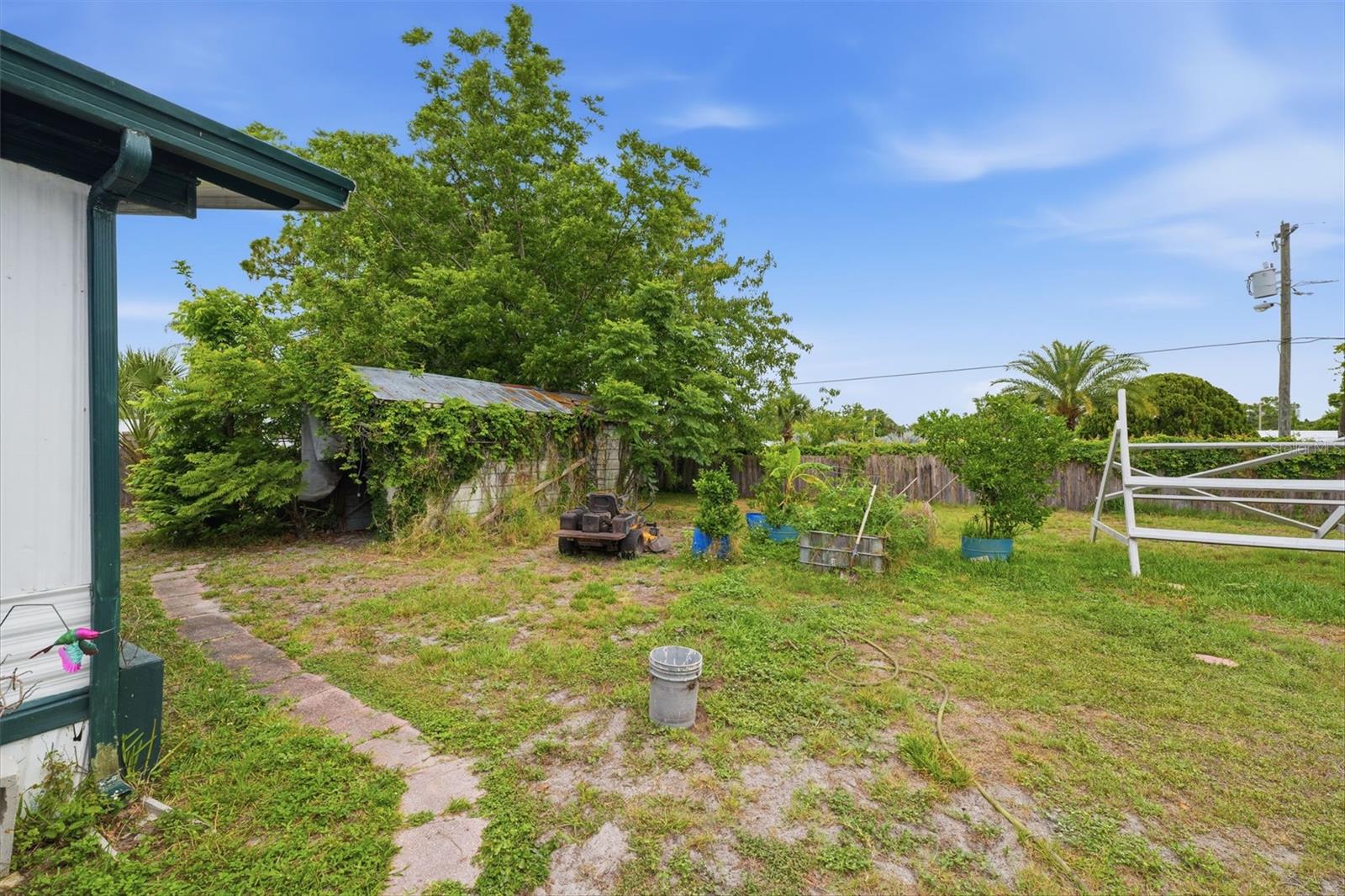 Image 16 of 44 For 11129 Pine Tree Lane