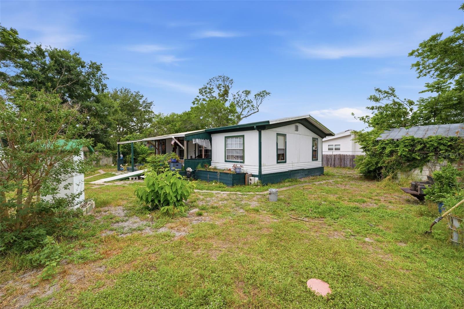 Image 18 of 44 For 11129 Pine Tree Lane
