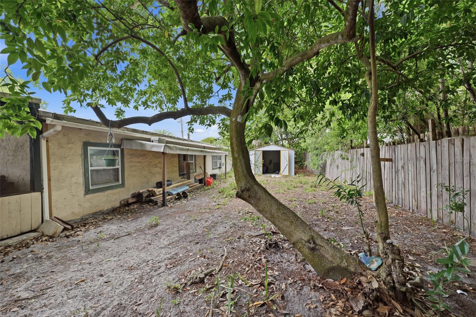 Image 36 of 44 For 11129 Pine Tree Lane