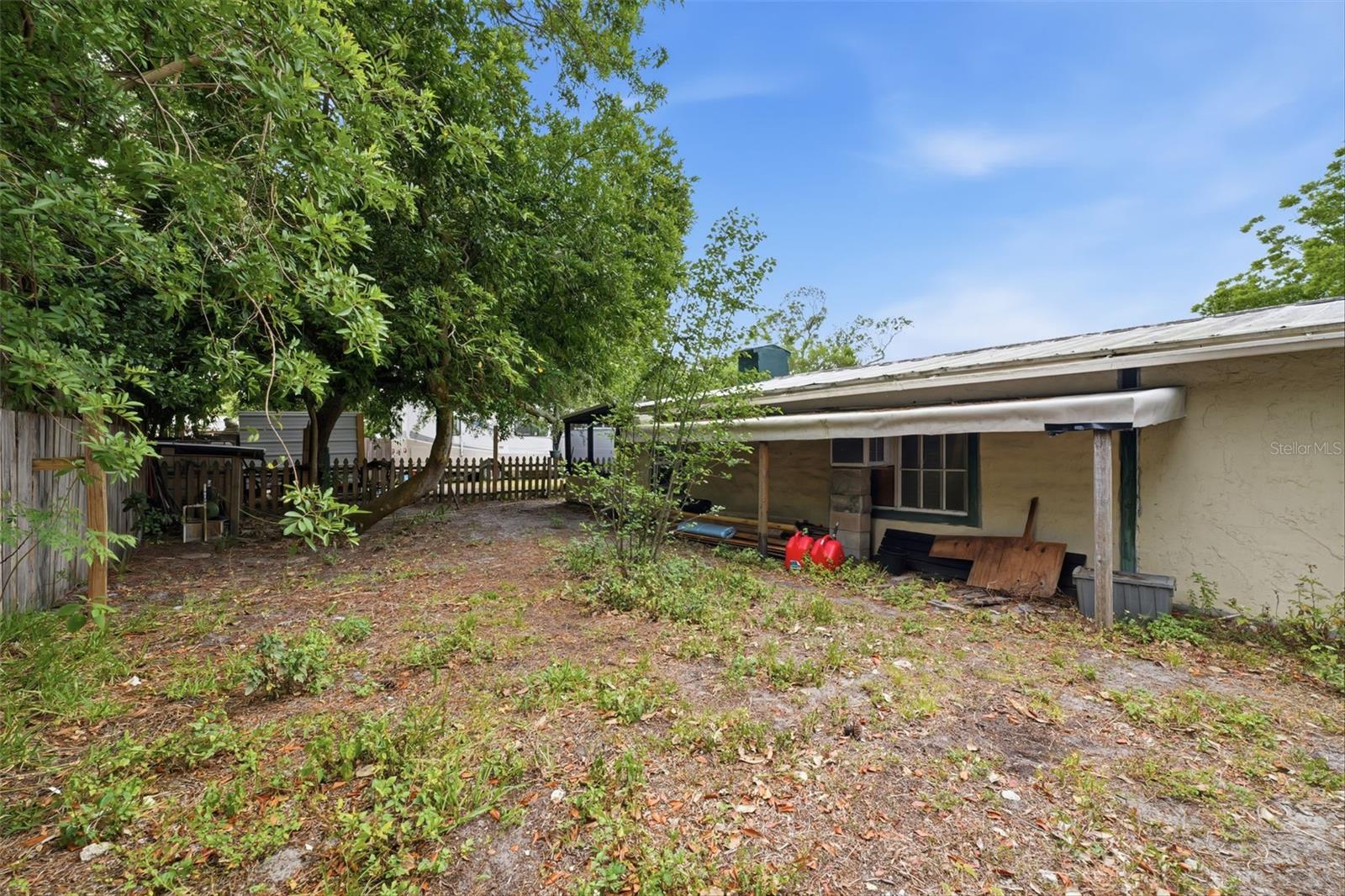 Image 37 of 44 For 11129 Pine Tree Lane