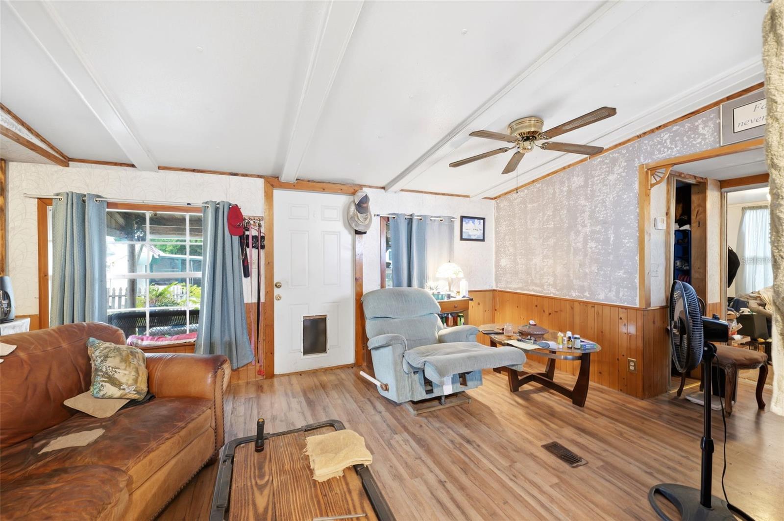 Image 41 of 44 For 11129 Pine Tree Lane