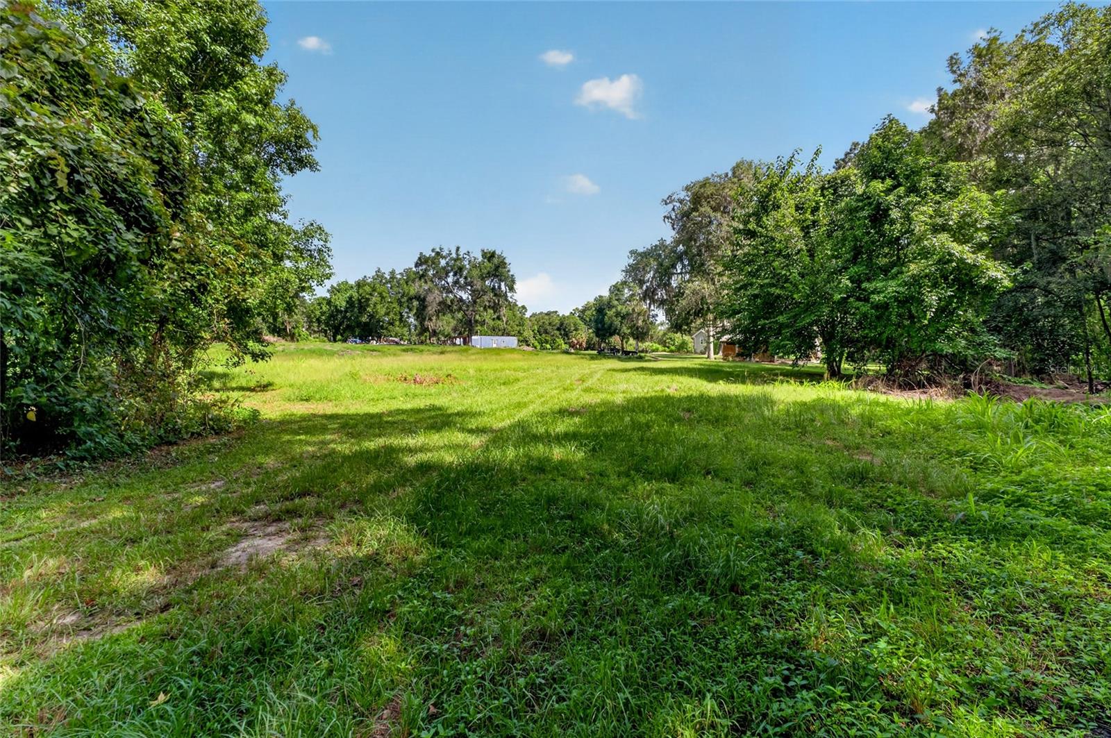 Listing photo id 8 for 28211 Magnon Drive