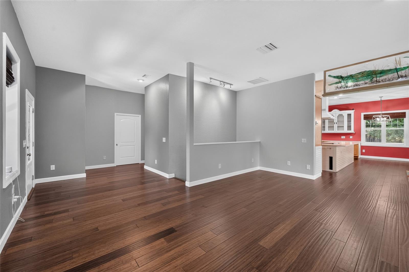 Listing photo id 14 for 28211 Magnon Drive