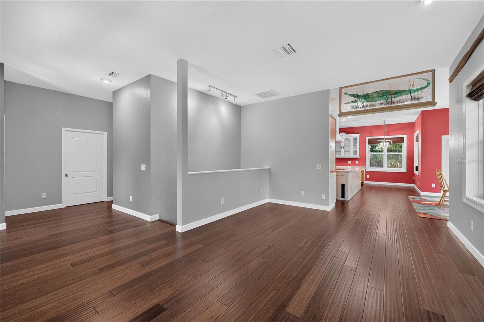 Listing photo id 15 for 28211 Magnon Drive