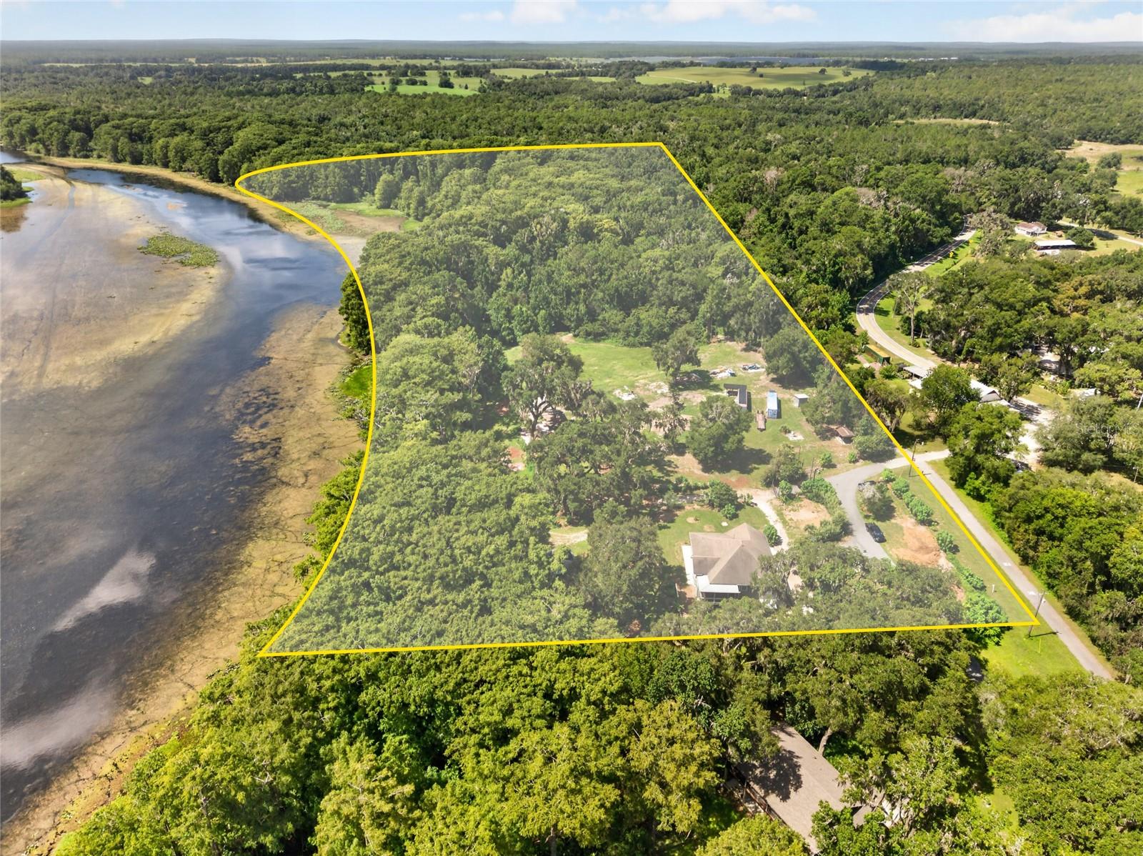 Listing photo id 0 for 28211 Magnon Drive