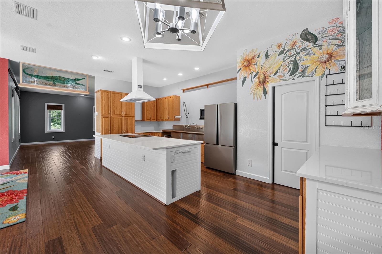Listing photo id 20 for 28211 Magnon Drive