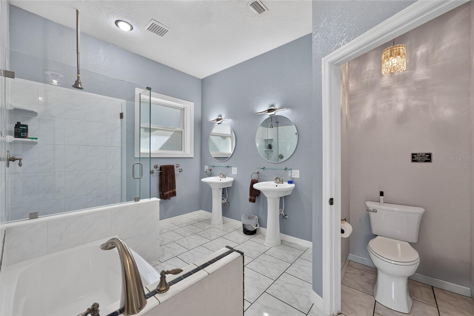 Listing photo id 30 for 28211 Magnon Drive