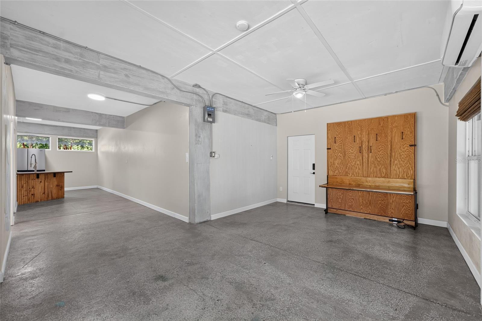 Listing photo id 41 for 28211 Magnon Drive