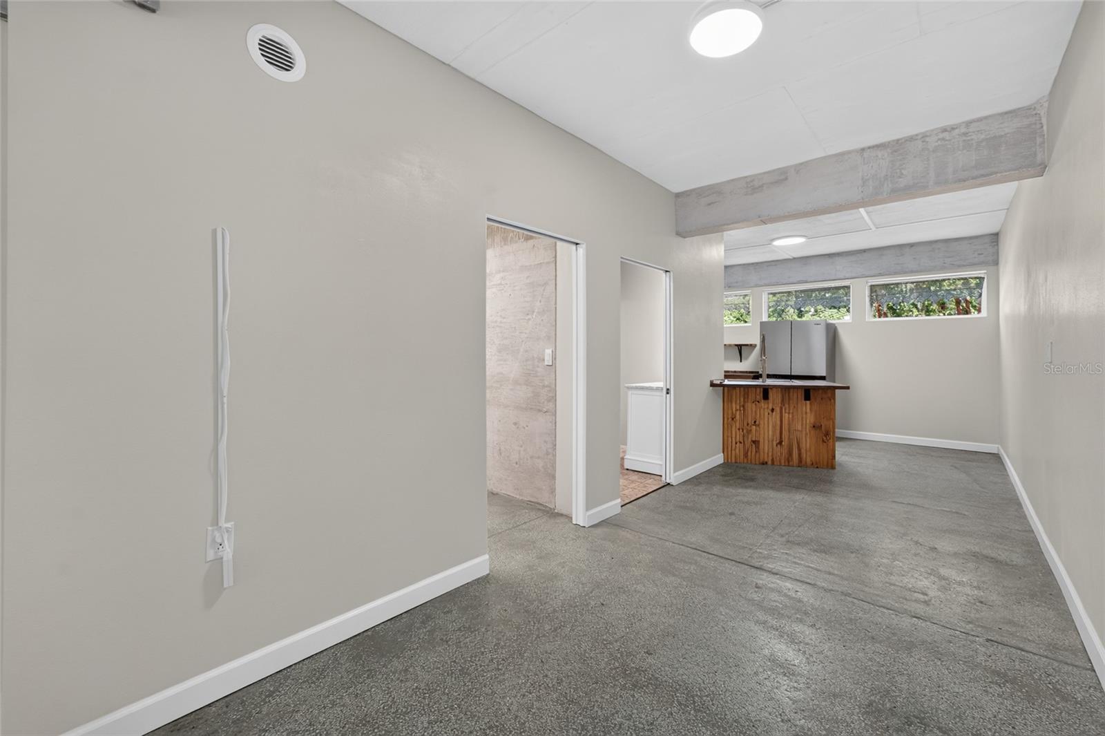 Listing photo id 42 for 28211 Magnon Drive