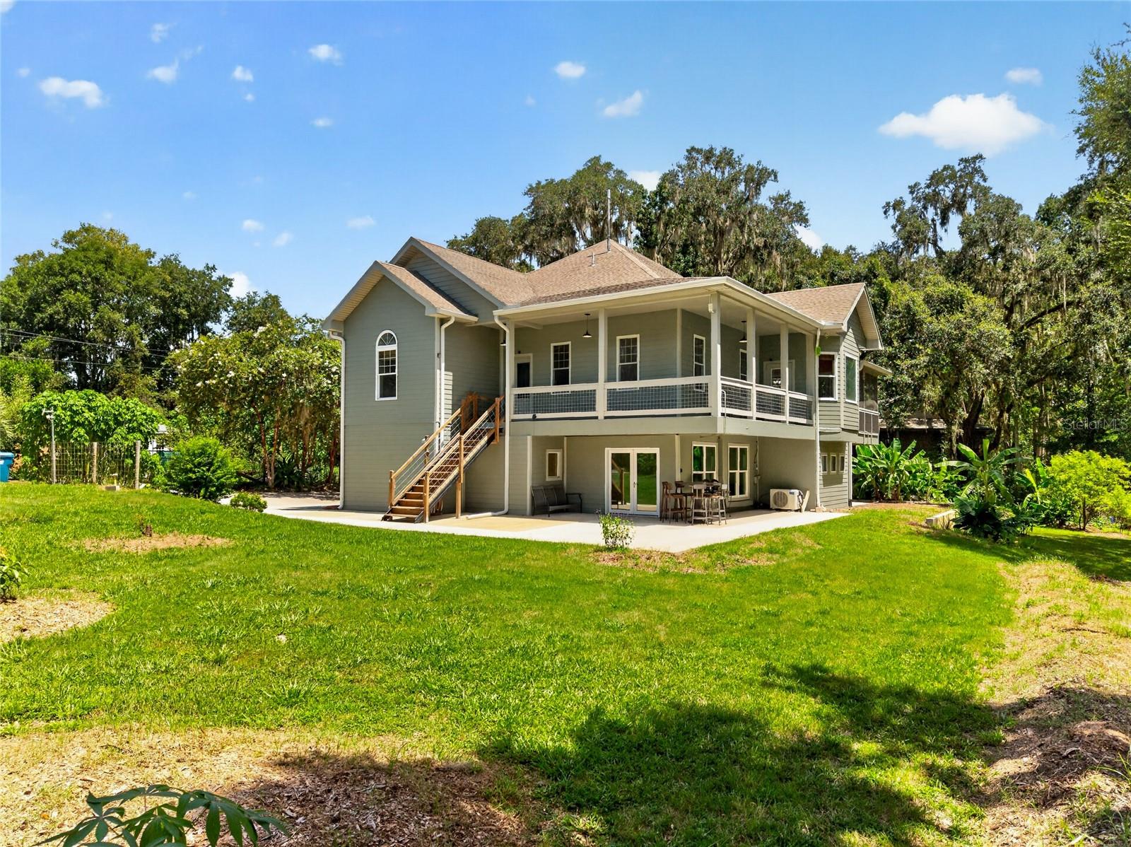 Listing photo id 3 for 28211 Magnon Drive