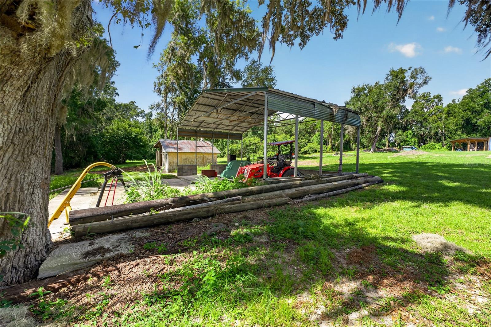 Listing photo id 65 for 28211 Magnon Drive
