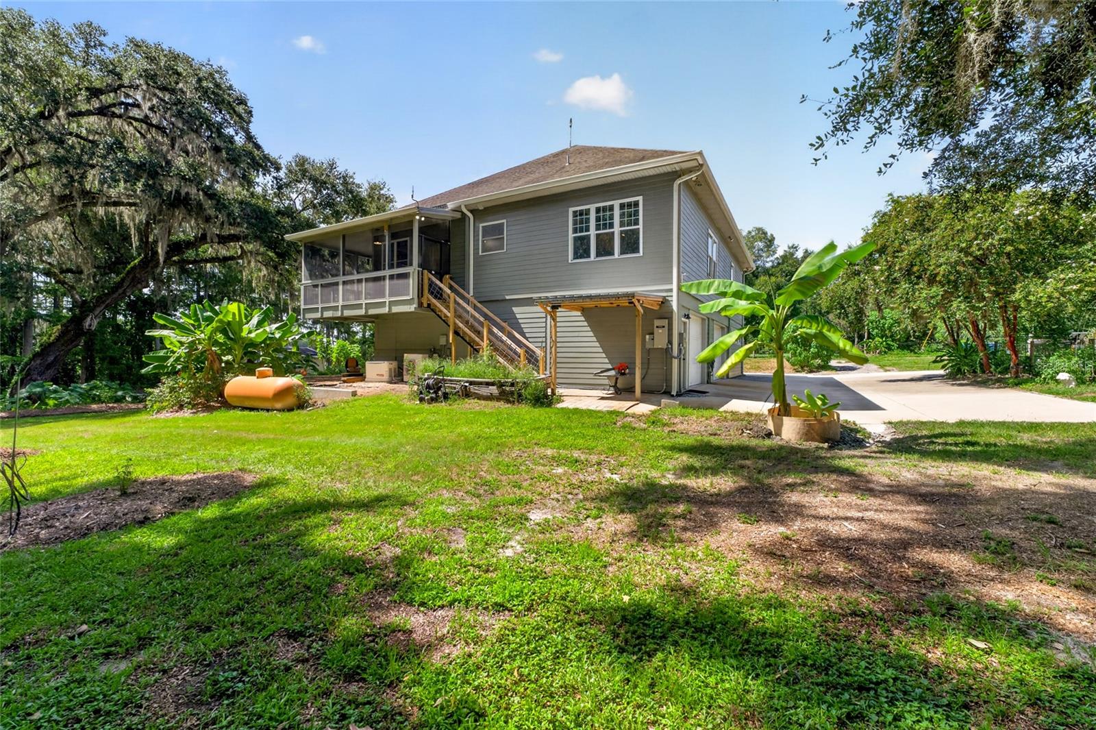 Listing photo id 73 for 28211 Magnon Drive