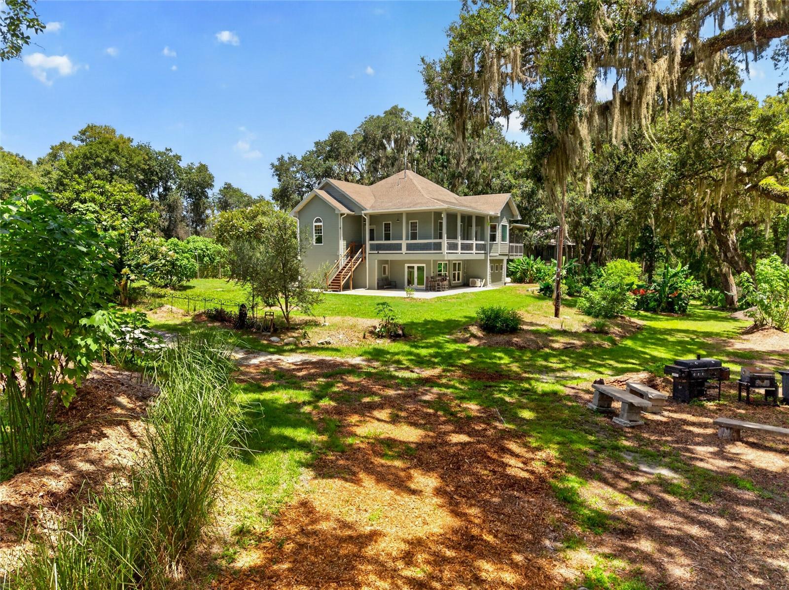 Listing photo id 75 for 28211 Magnon Drive
