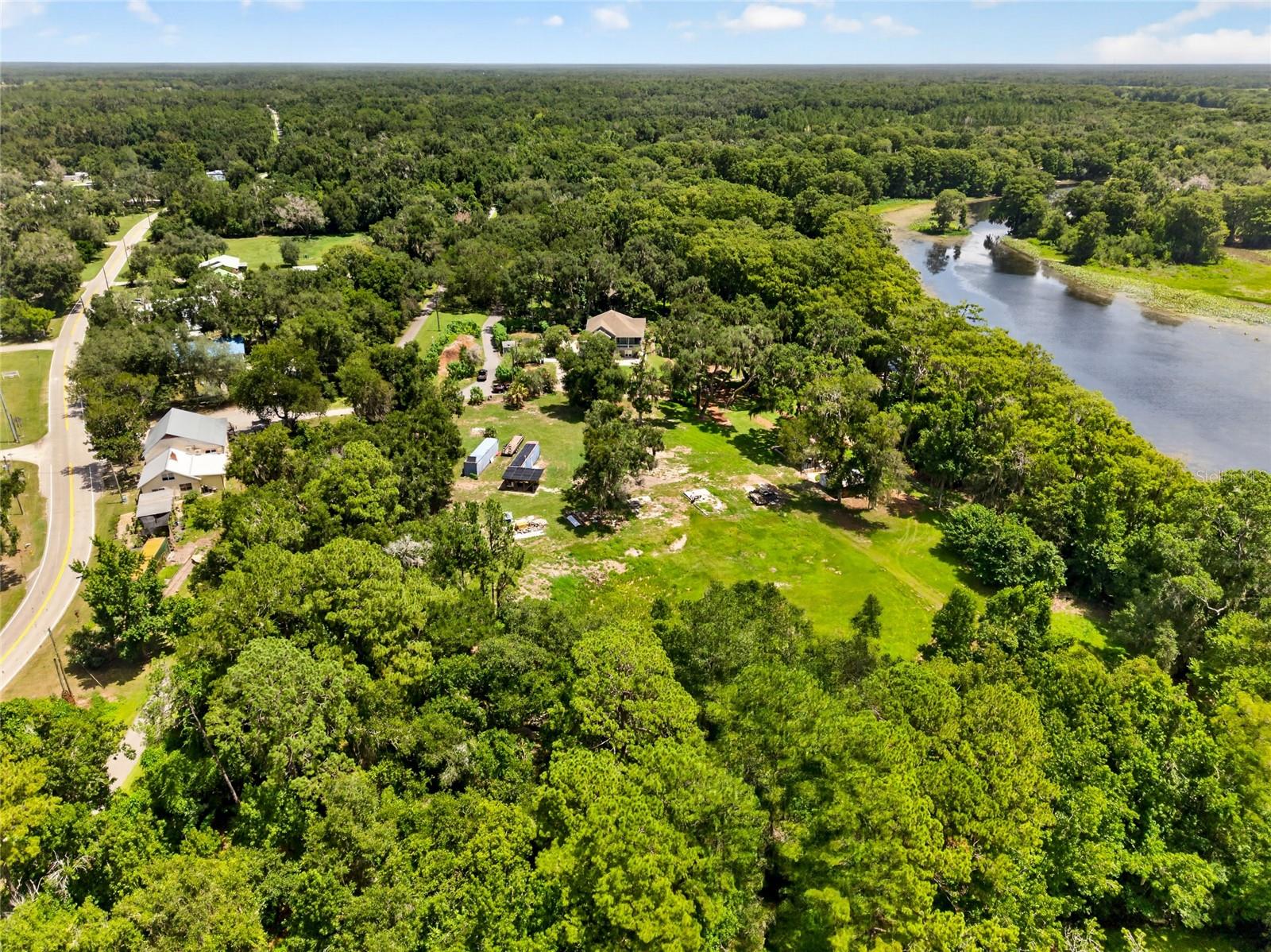 Listing photo id 6 for 28211 Magnon Drive
