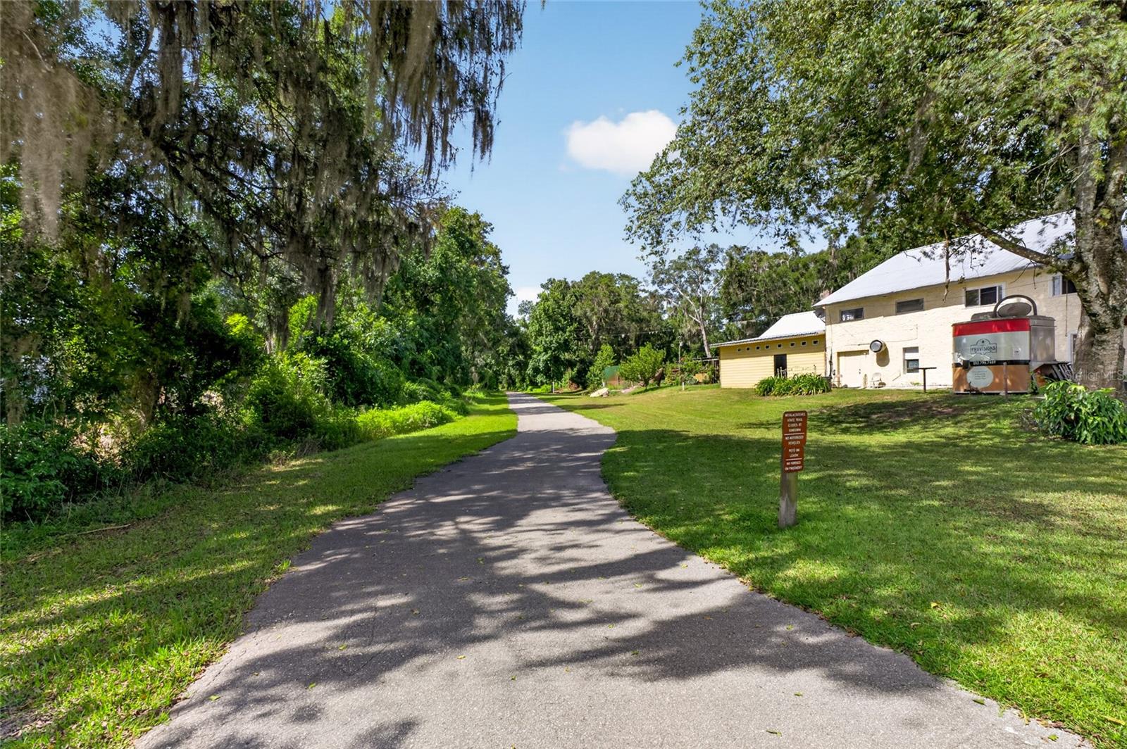 Listing photo id 86 for 28211 Magnon Drive
