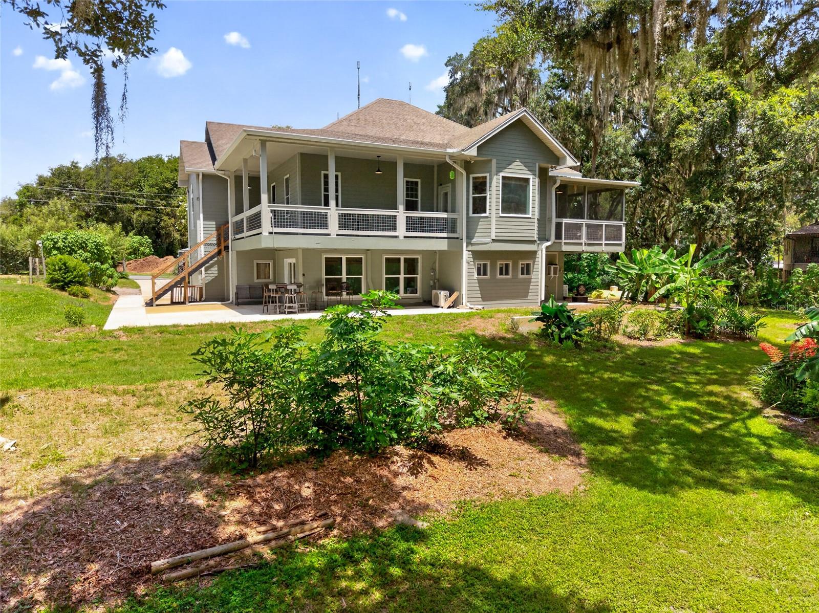 Listing photo id 7 for 28211 Magnon Drive