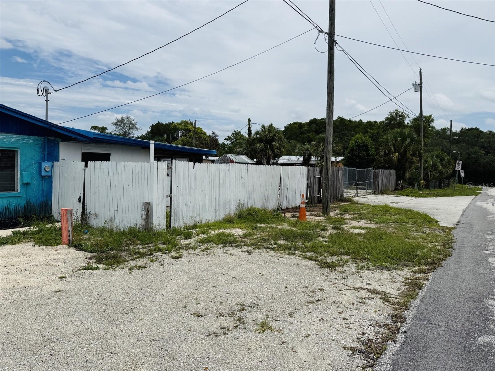 Image 5 of 7 For 8061 Cortez Boulevard