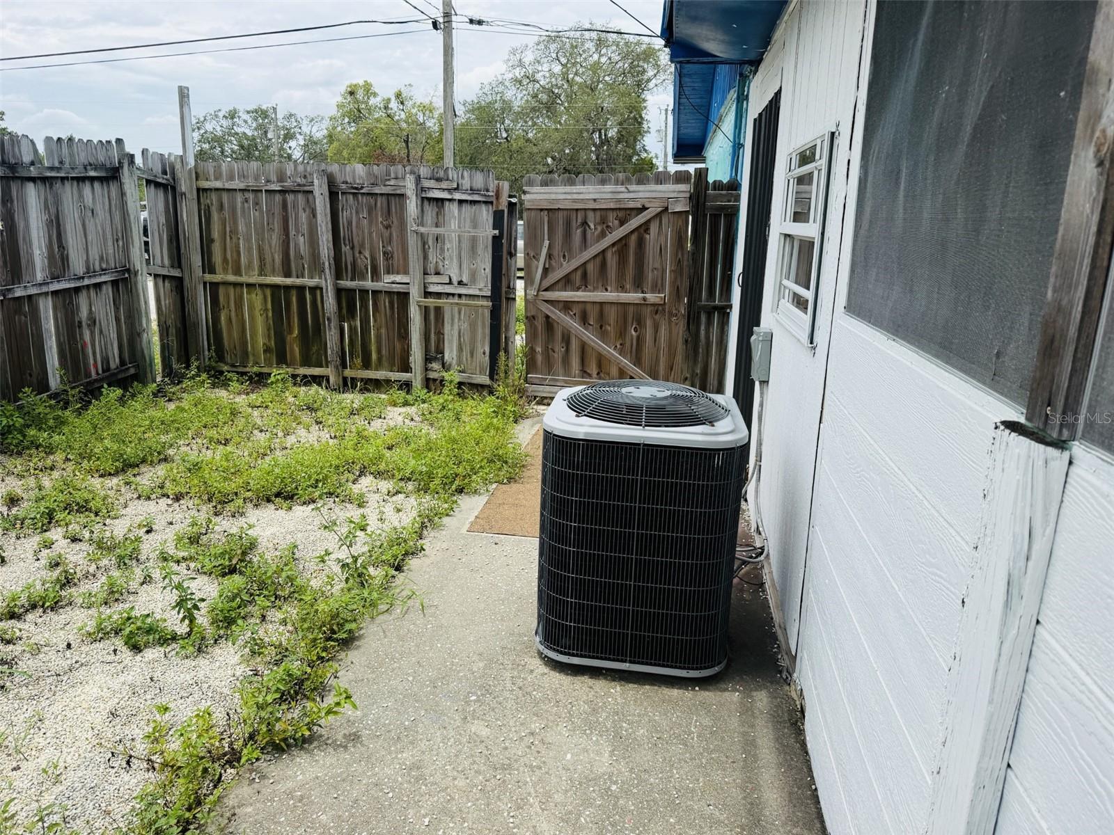 Image 6 of 7 For 8061 Cortez Boulevard