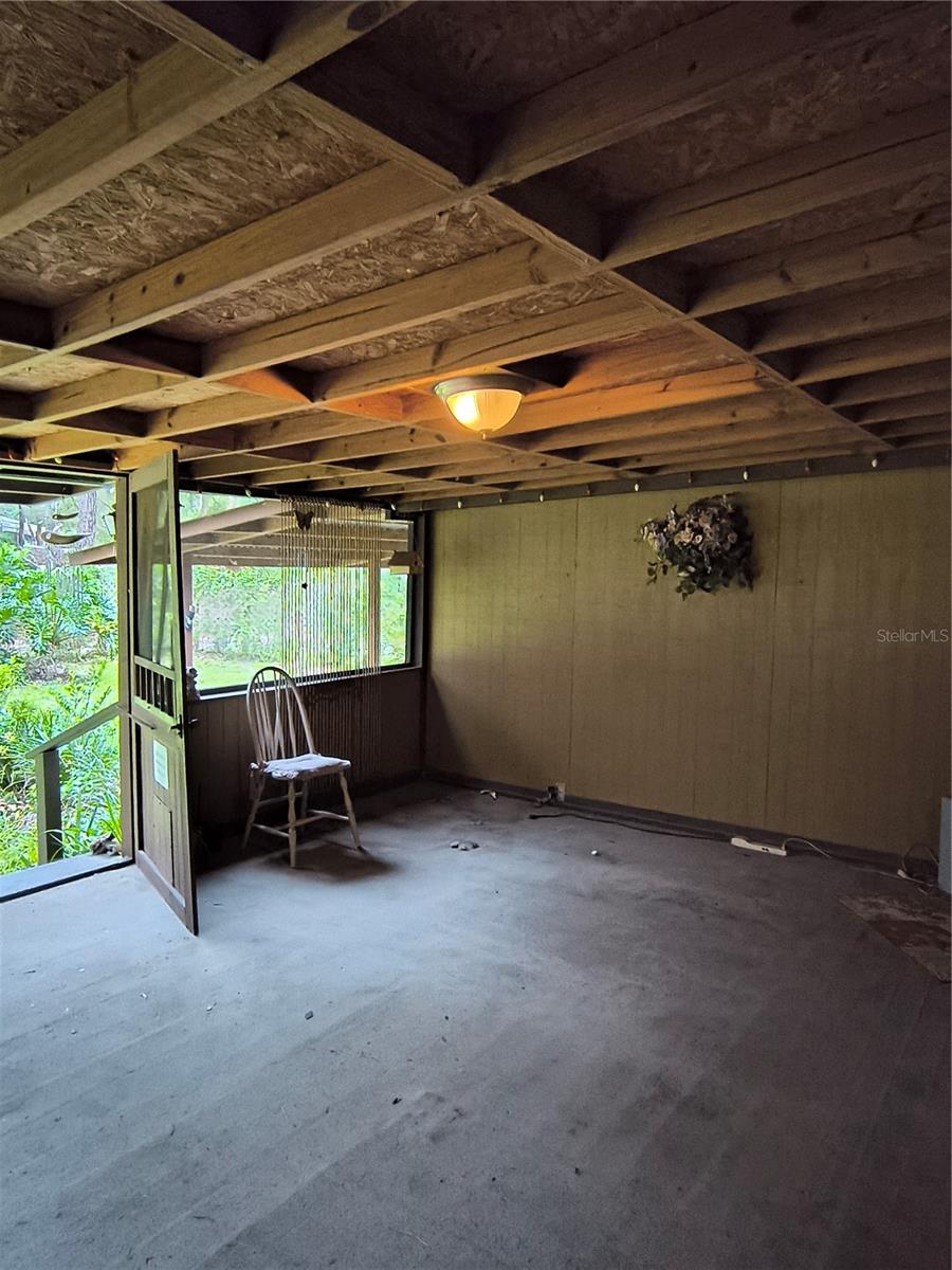 Image 4 of 45 For 18250 Caufield Road